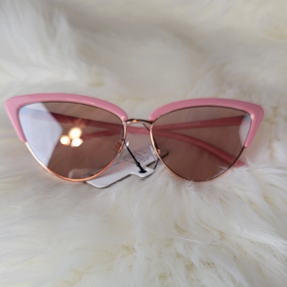 PINK Cateye Sunglasses - Picture 4 of 6